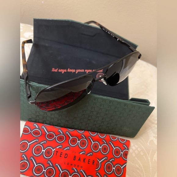 Ted Baker Aviator Unisex Sunglasses - Picture 4 of 12